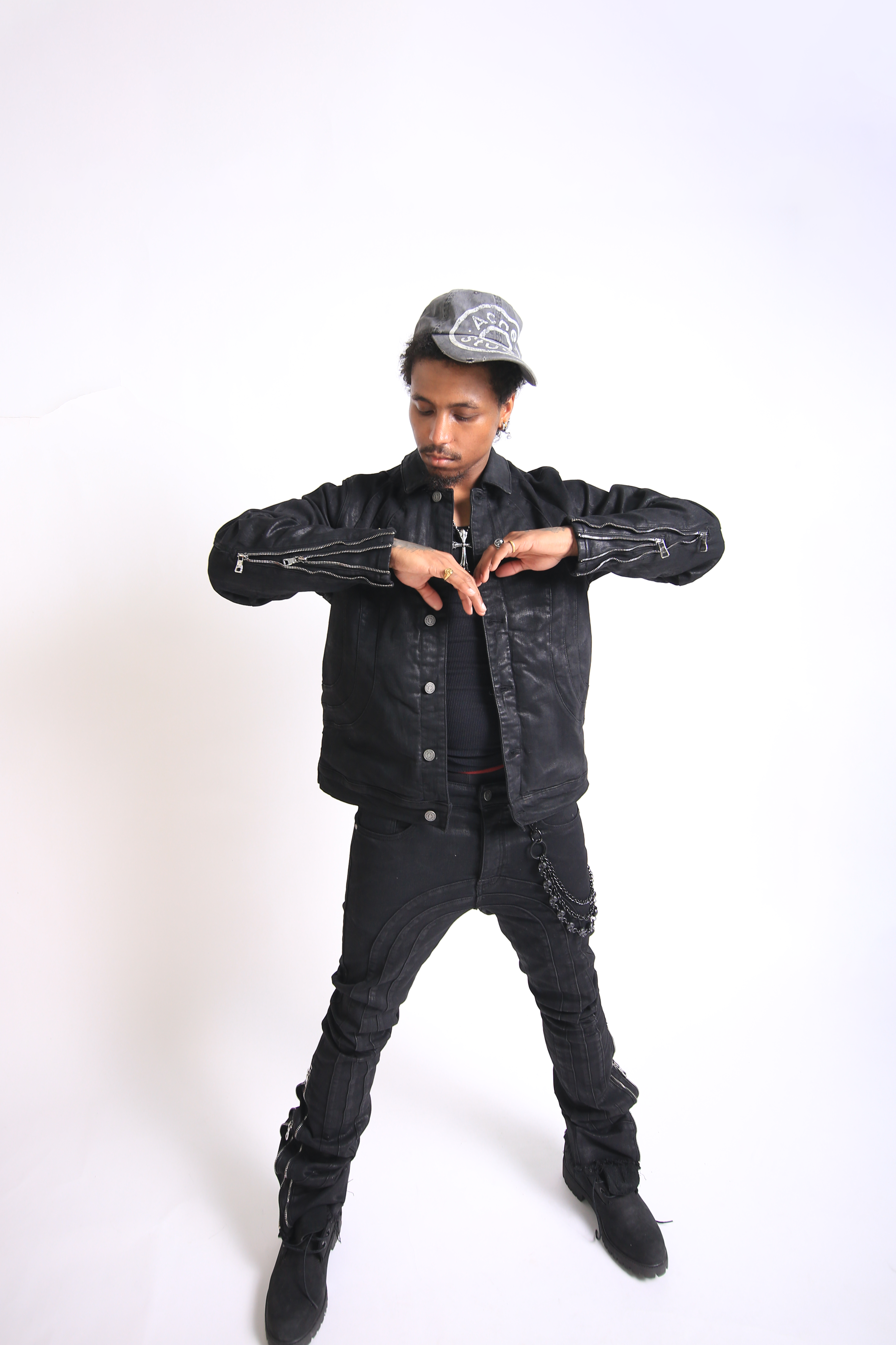 VERO SANTI | VINDICATOR