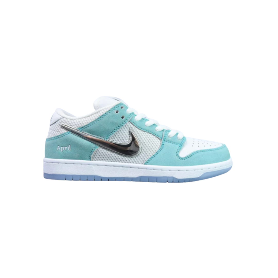 NIKE April Skateboards x Dunk Low SB 'Turbo Green'
